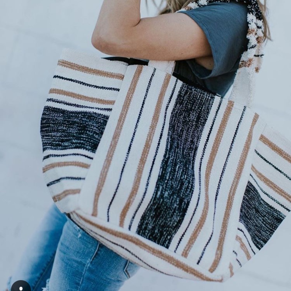 LAST ITEM▫️Gorgeous Boho Shopper Tote - Picture 3 of 8